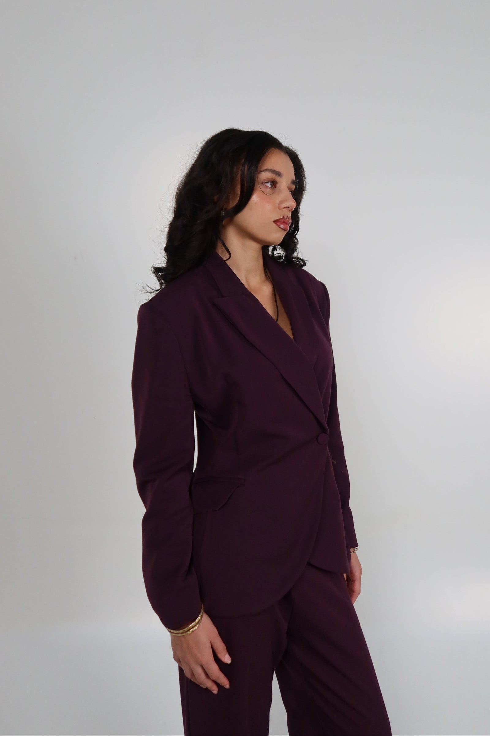 THE TAILORED BLAZER - Aubergine