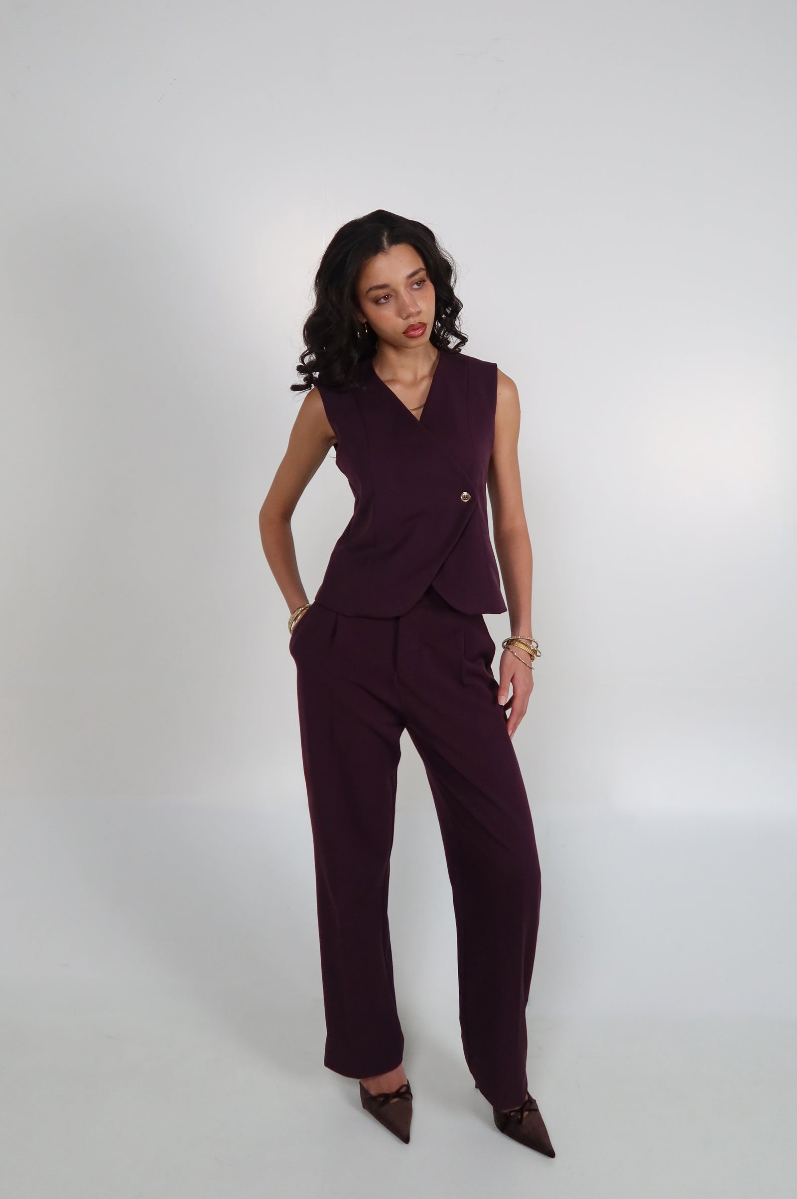 THE STRAIGHT TROUSERS - Aubergine