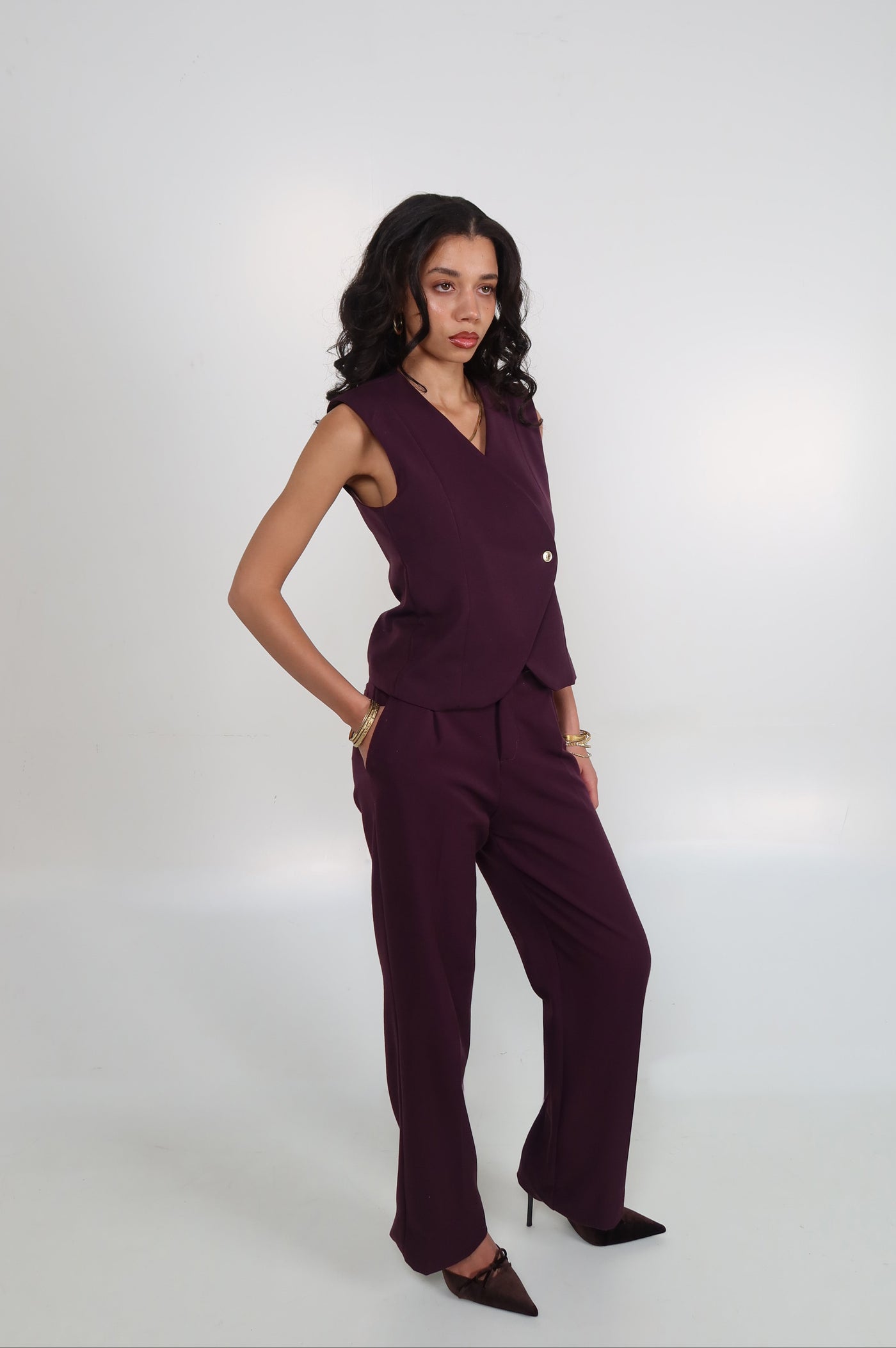 THE STRAIGHT TROUSERS - Aubergine