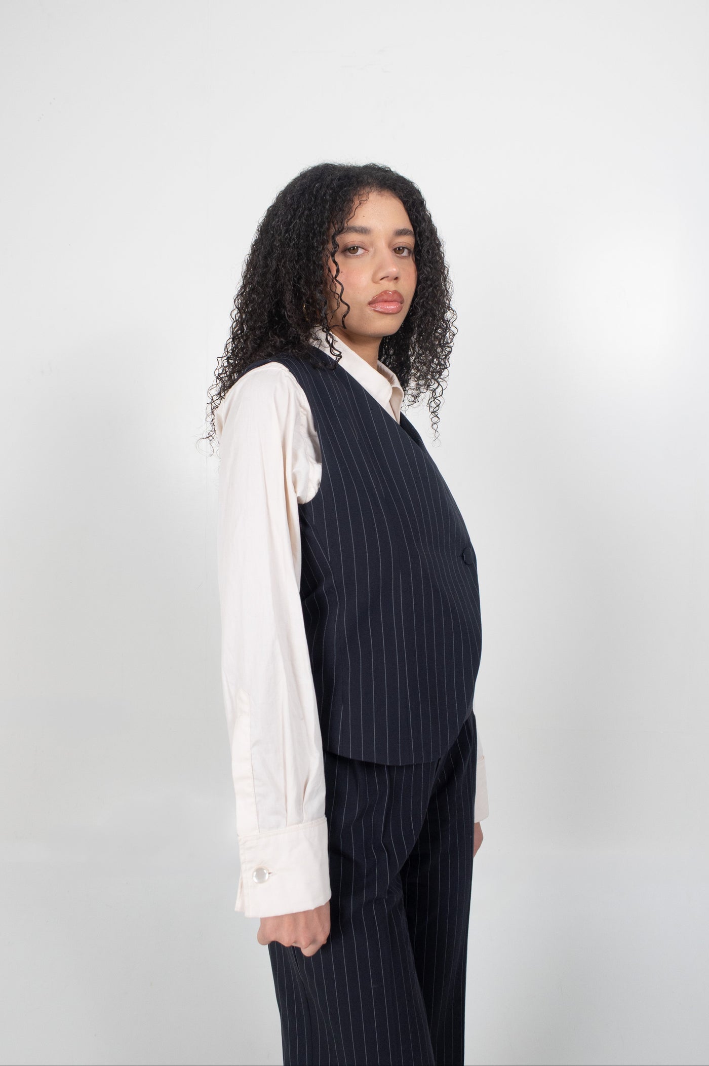 THE SHREYA GILET PINSTRIPE - Navy